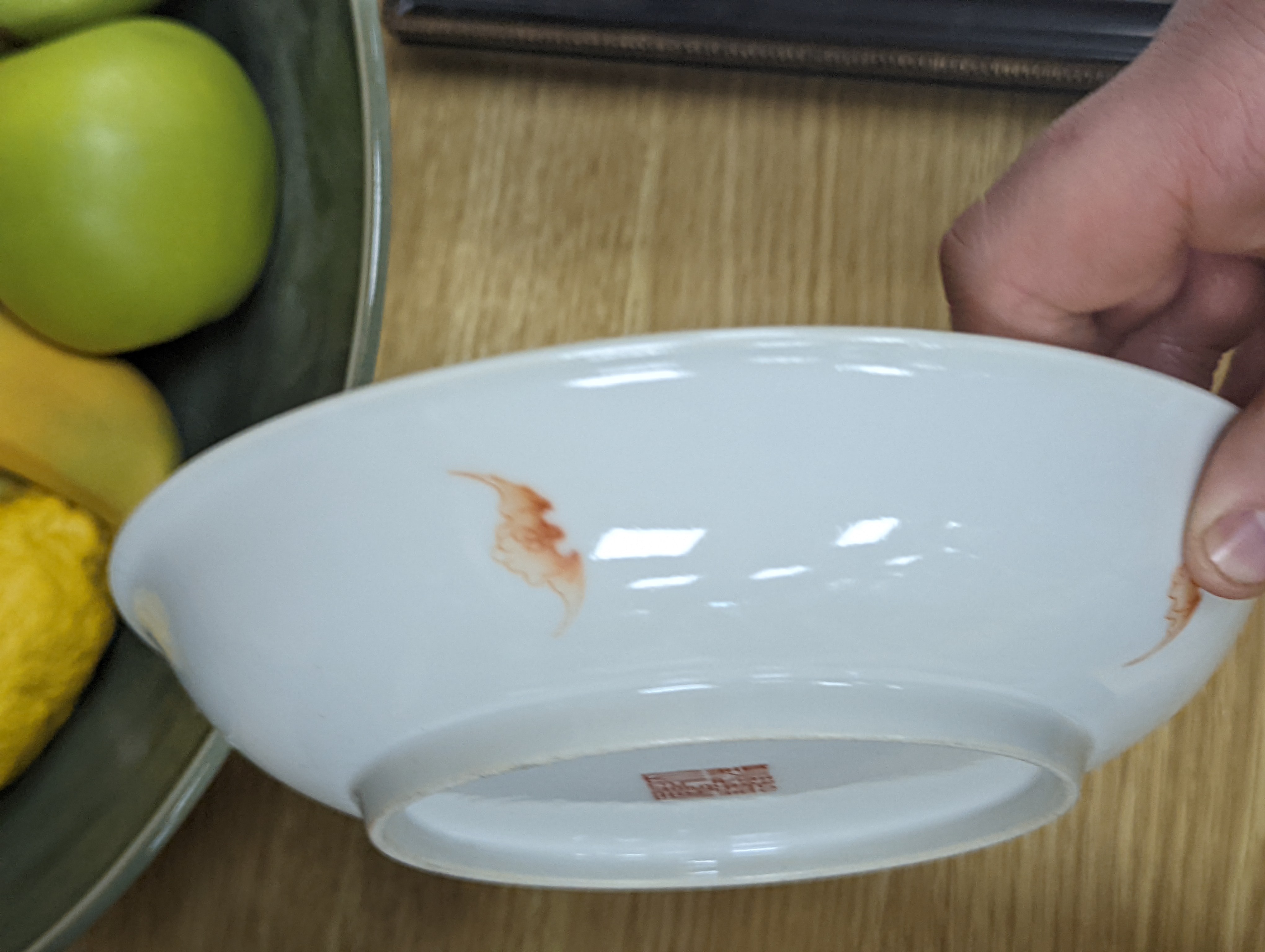 A Chinese famille rose enamelled dish, Qianlong mark, 19cm